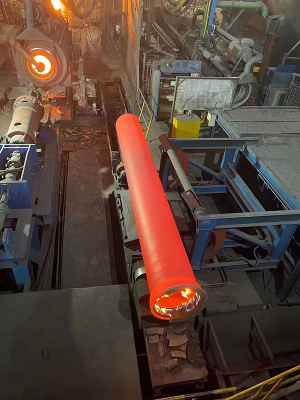 球墨铸铁管生产车间